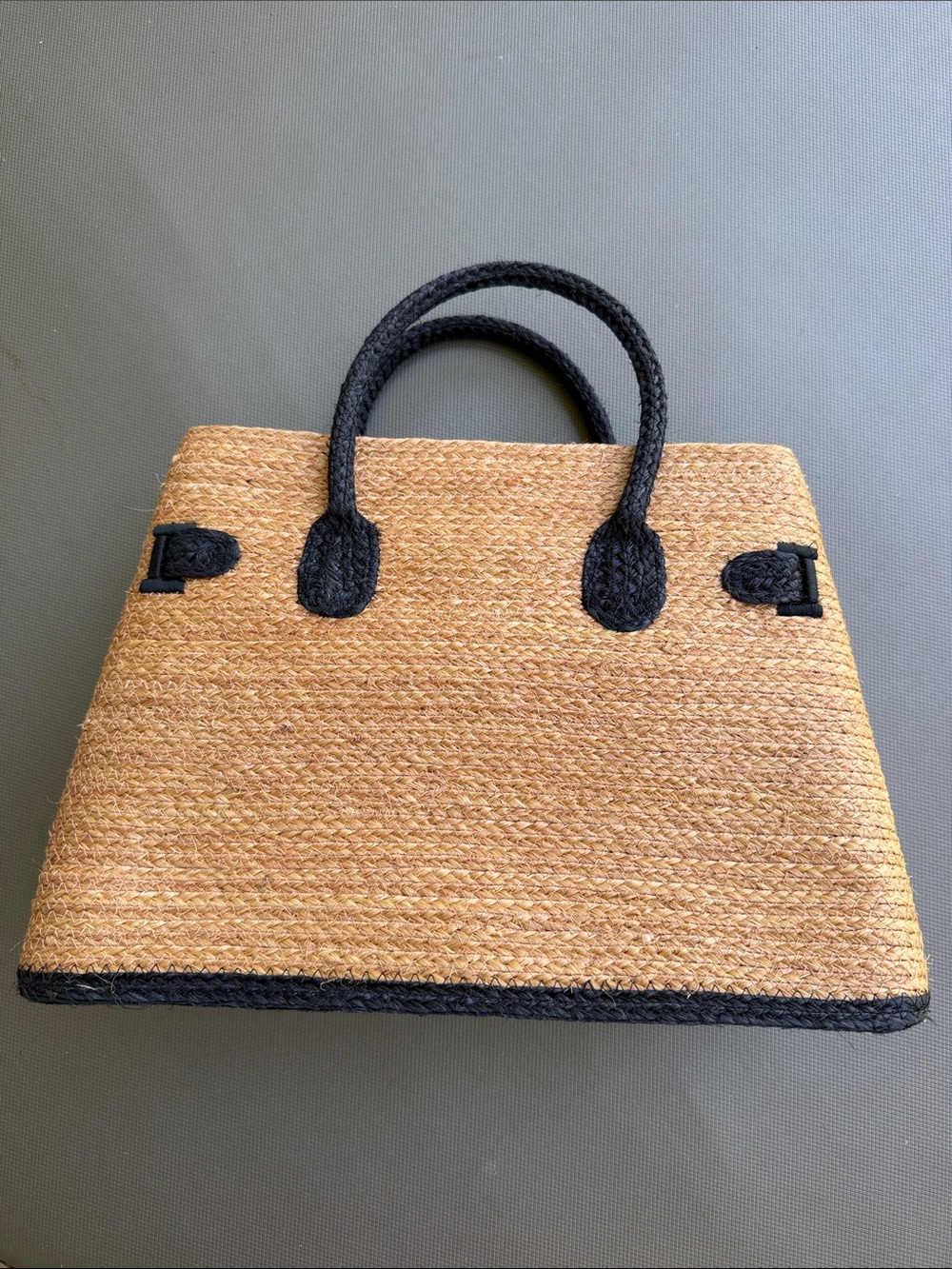 Woven Straw Birkin Style Purse with Navy Trim/Accents and Gold tone hardware. - Picture 5 of 10